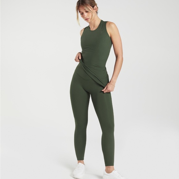 💚 Gymshark Elevate Leggings Olive Green Size Small NWOT – High-Rise Seamless Fit - Picture 2 of 9